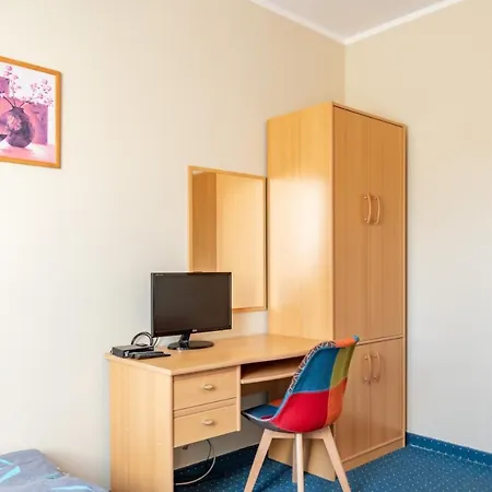 招待所 Pod Platanem 3*