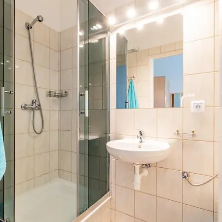 招待所 Pod Platanem 罗威