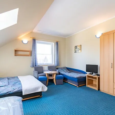 Pod Platanem 招待所 3*